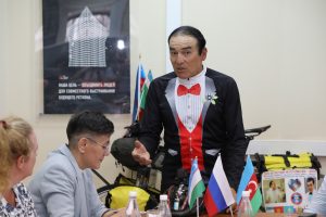 В&nbsp;Доме народного единства прошла творческая встреча с&nbsp;оперным певцом и&nbsp;велопутешественником из&nbsp;Узбекистана Хурсандом Шеровым