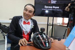 Оперный певец Хурсанд Шеров, совершающий одиночный велопробег по России, приехал в Нижний Новгород