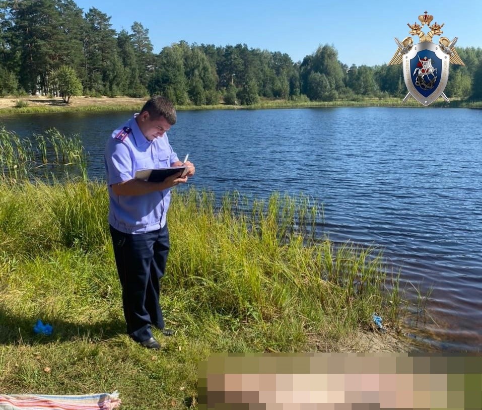 Следователи проводят проверку из-за гибели 39-летнего мужчины в озере в Володарском районе