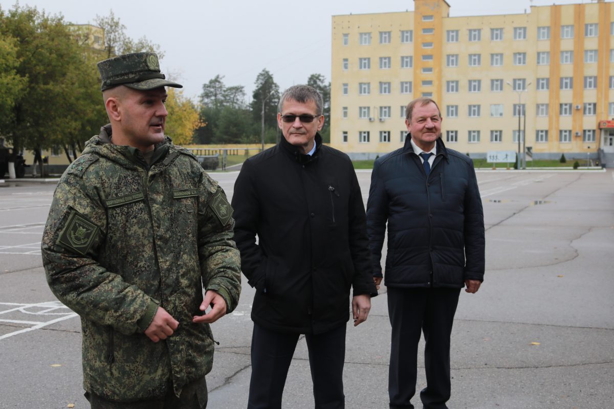 Петр Банников: «Всемерно будем помогать семьям военнослужащих»