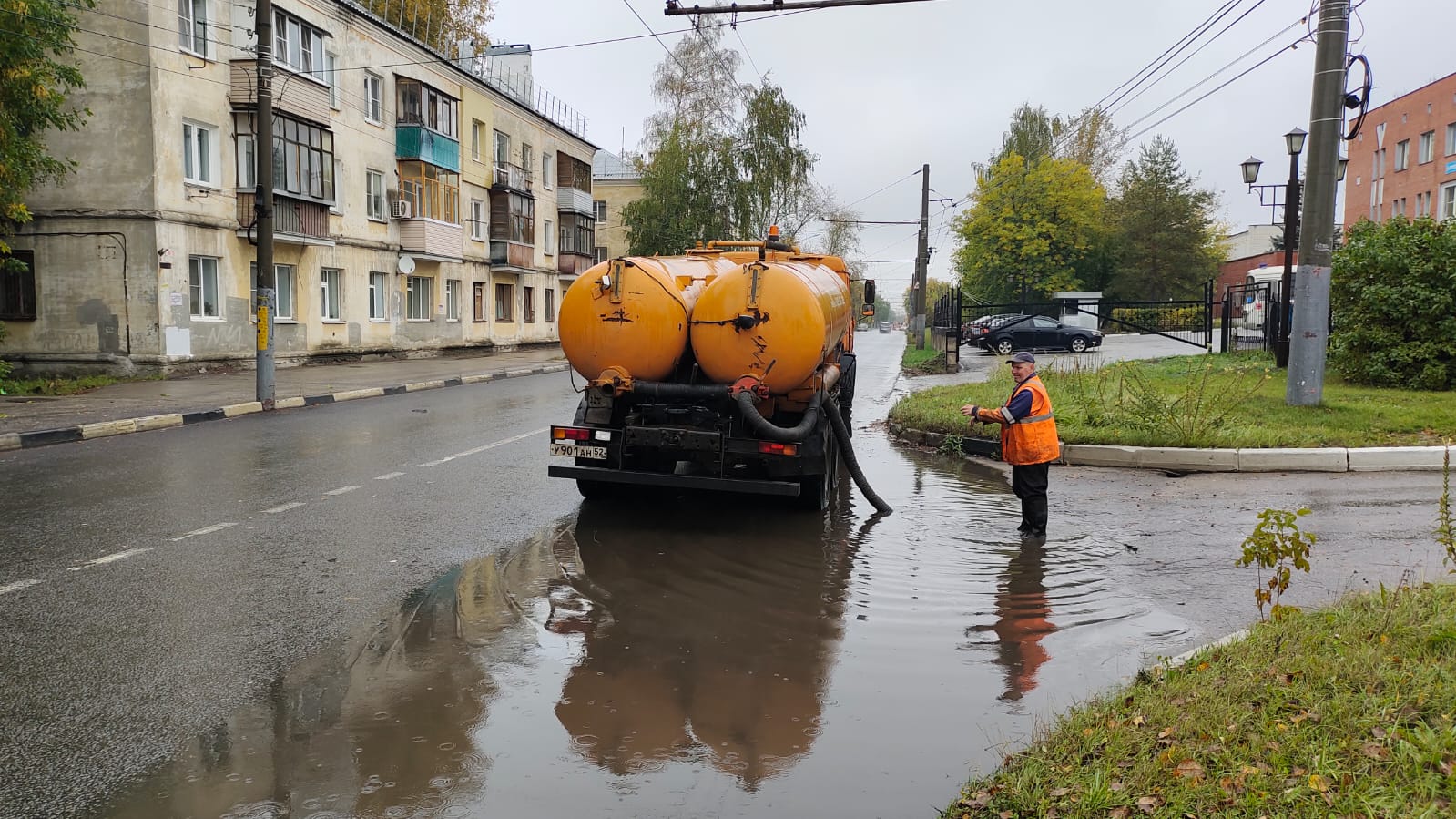 Водооткачивающая техника работает в затопленных местах на улицах Нижнего  Новгорода 26 сентября 2022 | Нижегородская правда