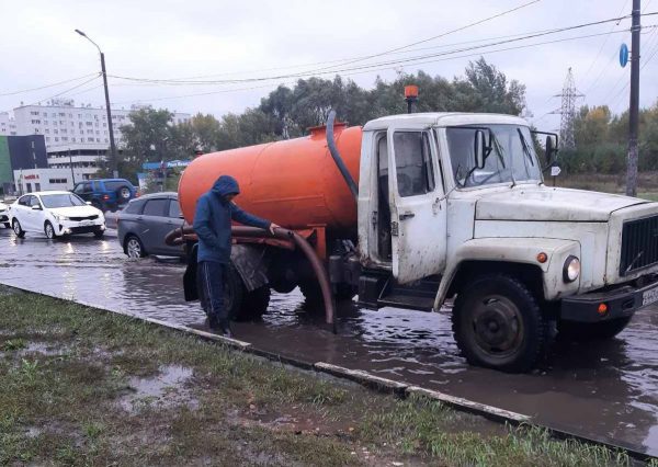 В Нижнем Новгороде устраняют последствия сильного дождя