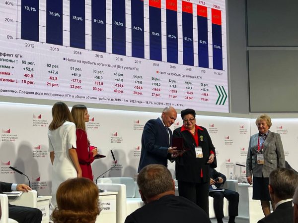 Ольга Сулима награждена медалью от&nbsp;Минфина&nbsp;РФ и&nbsp;орденом Нижегородской области «За&nbsp;гражданскую доблесть и&nbsp;честь» I&nbsp;степени