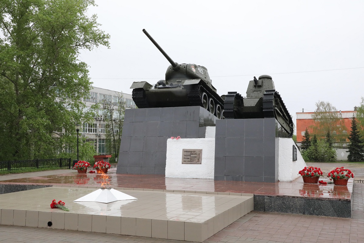 Площадь Славы открыли 9 мая 1980 года 