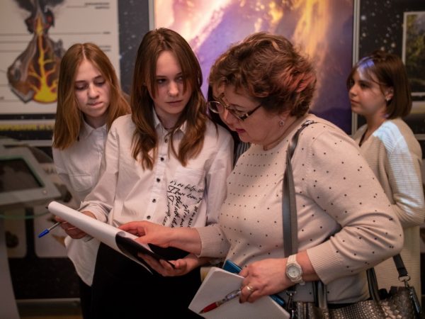 60 учителей проведут уроки вне школ в Выксе благодаря проекту ProГУЛ фонда «ОМК-Участие»