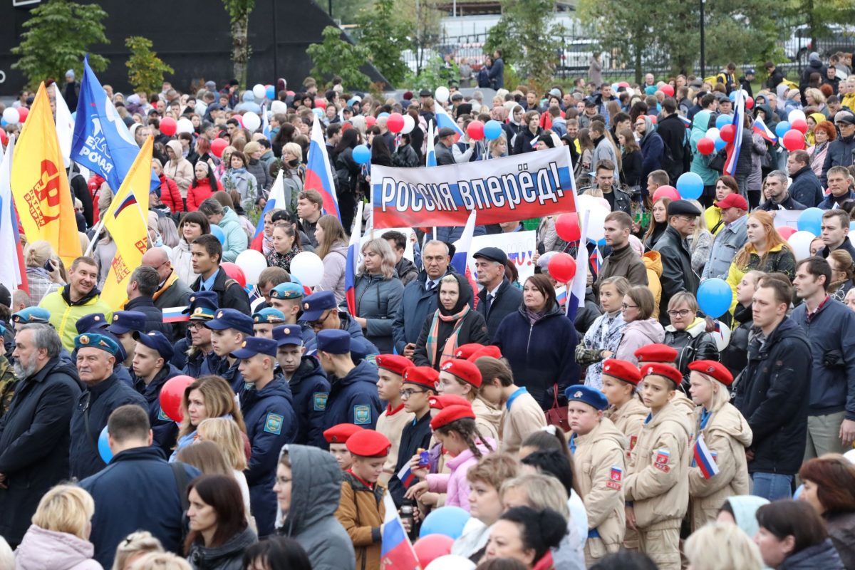 Опубликованы фото с митинга-концерта «Своих не бросаем» в Нижнем Новгороде