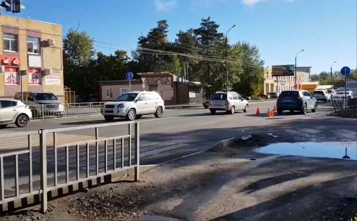 Две женщины попали под машину на пешеходном переходе в Дзержинске