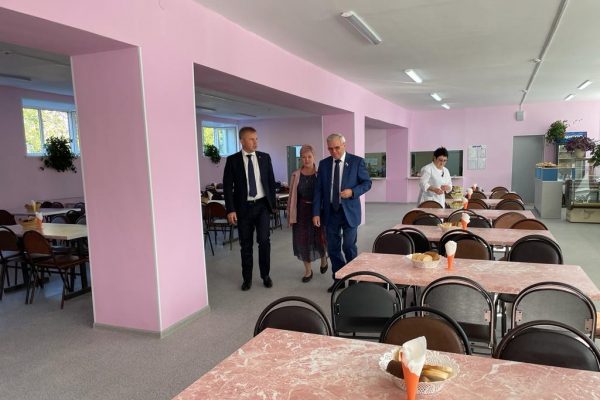 «В школах региона создаются все условия для комфортного и всестороннего обучения», — Евгений Люлин