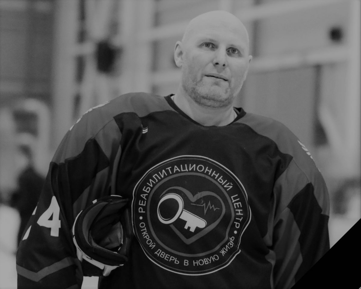 48-летний хоккеист скончался во время матча в Кстово