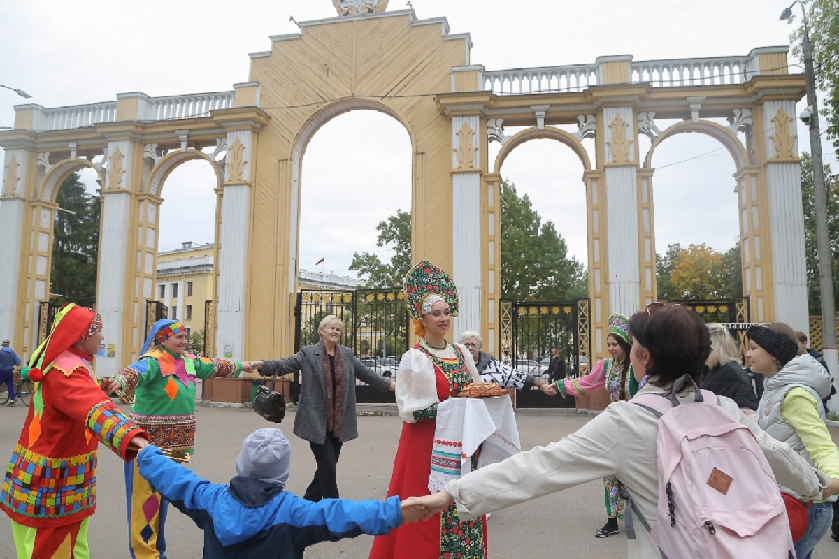 Гала-концерт IV фестиваля национальных культур «Подсолнух» прошёл в Автозаводском парке