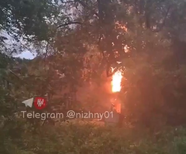 Расселенный дом загорелся в Приокском районе в Нижнем Новгороде