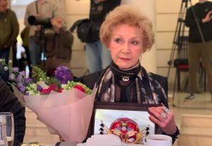 Нижегородской актрисе Маргарите Алашеевой вручили «Золотую маску» в Москве