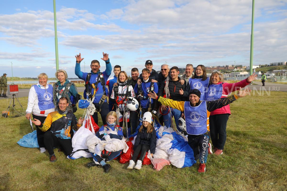 Улётные люди: смотрим фото победителей соревнований по парашютному спорту в Нижнем Новгороде
