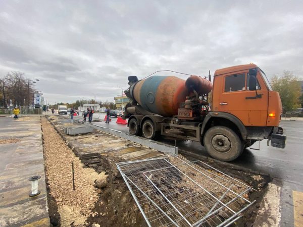 В Дзержинске приступили к строительству новых тротуаров в центре города
