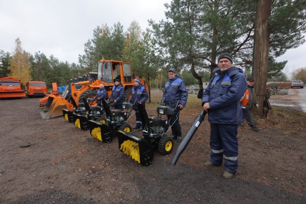 Новый снегоуборочный грейдер пополнил парк спецтехники в Дзержинске