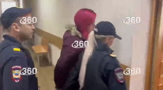 Защитившая студентку от нападения с топором педагог рассказала о своем самочувствии