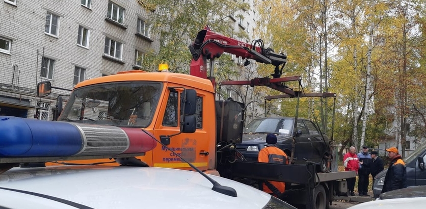Более 90 брошенных автомобилей эвакуировали в Автозаводском районе за 2022 год