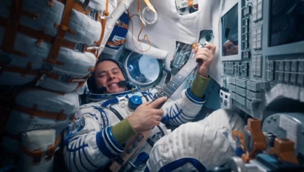 Нижегородская группа Uma2rman вместе с космонавтом Корсаковым сняли клип в космосе