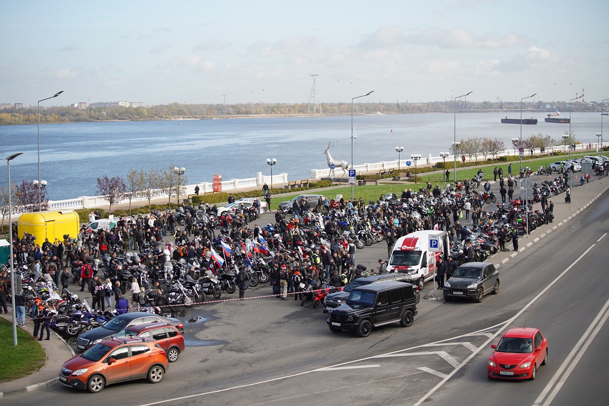 Нижегородцы могли рассмотреть мотоциклы на Нижне-Волжской набережной