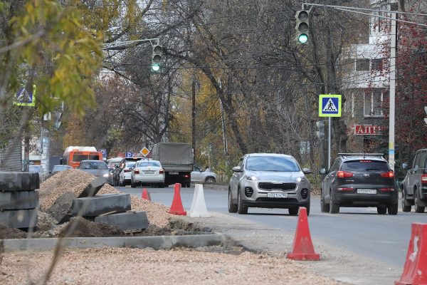 «Новый асфальт ещё хуже, чем старый»: почему в центре Нижнего Новгорода затянулся ремонт дорог