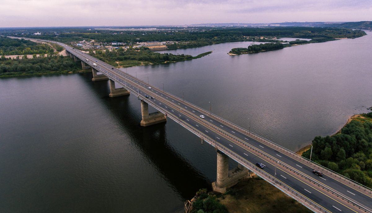 Работы по дорожному покрытию на Стригинском мосту выполнены на 65%