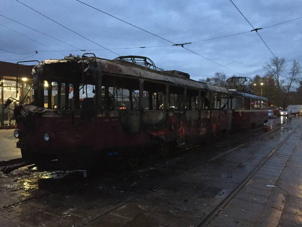 Трамвай сгорел в центре Сормова в Нижнем Новгороде