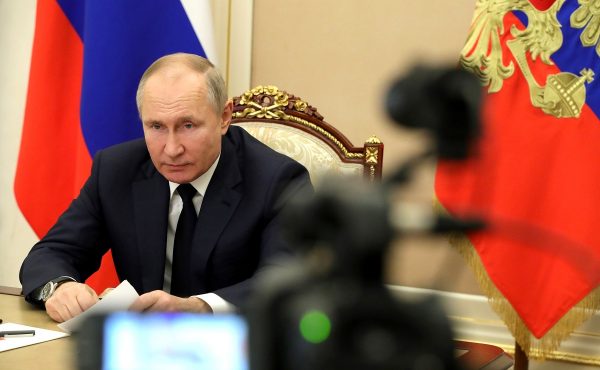 Путин сообщил о подготовке плана социально-экономических действий на 6 лет