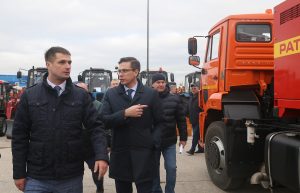 Юрий Шалабаев проверил готовность дорожной техники к&nbsp;зиме