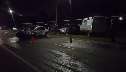 Девушка пострадала при столкновении с припаркованными автомобилями в Дзержинске