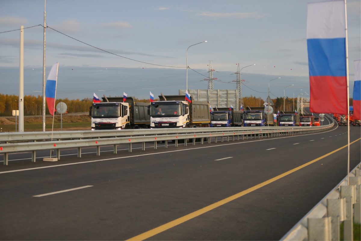 Новый участок дублирует Южный обход города Владимира по М-7, на котором всего по одной полосе для движения в обоих направлениях, и это сдерживает трафик