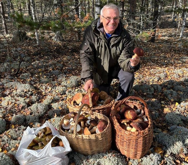 Председатель Заксобрания Евгений Люлин собрал 3 корзины грибов в Нижегородской области
