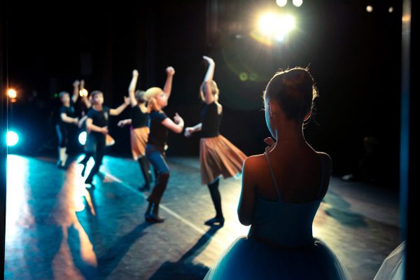 Русская национальная балетная школа ставит задачу настроить и спасти молодое поколение