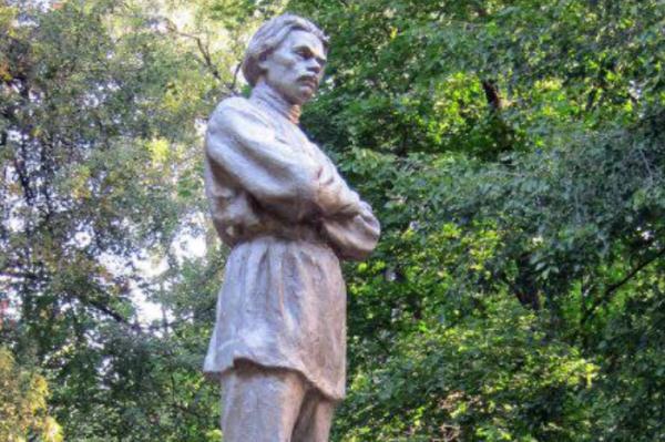 Обновленную скульптуру Максима Горького из парка Кулибина установят в Литературном музее