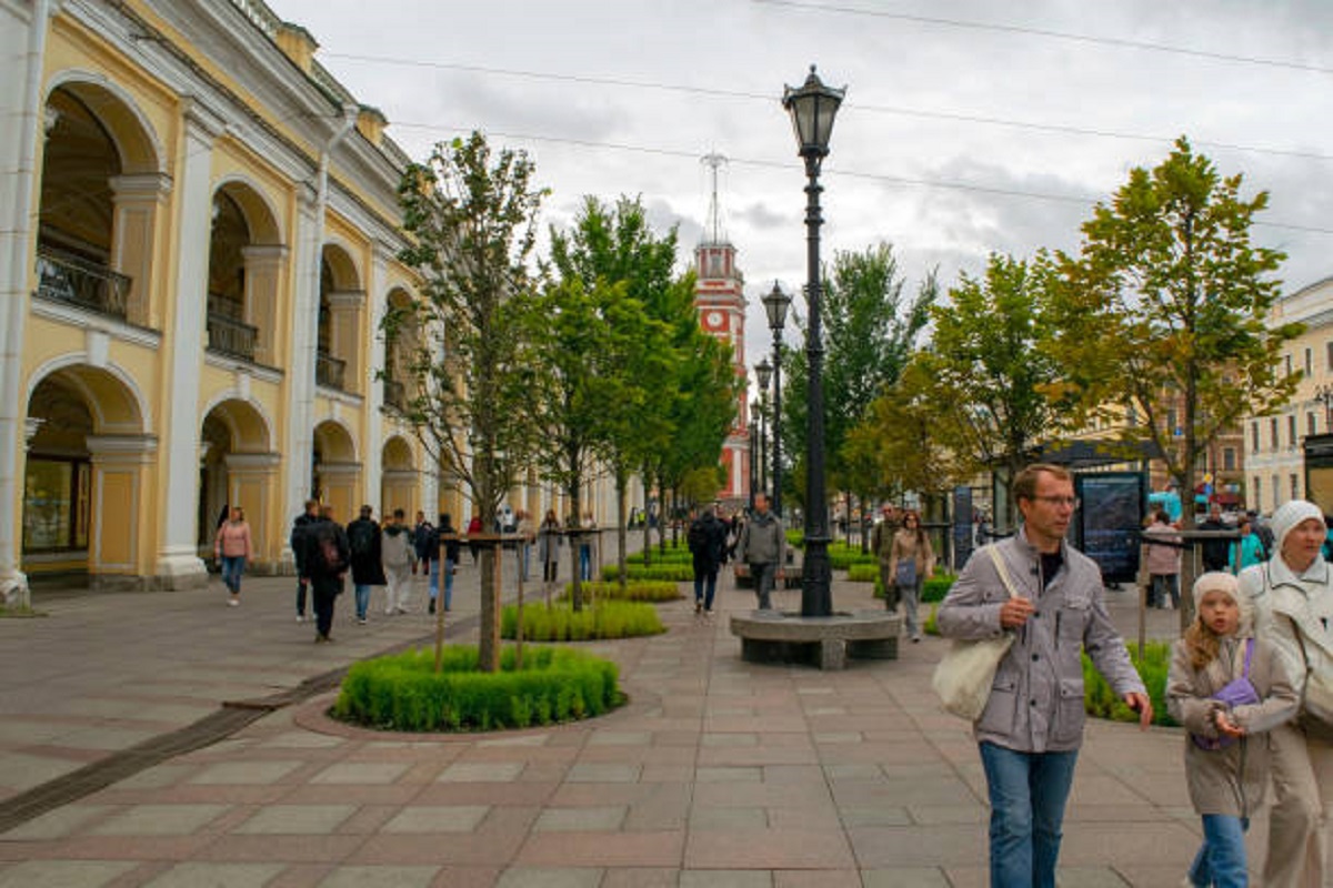 Названы основные причины, по которым туристы приезжают в Петербург