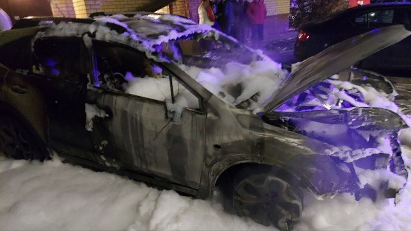 Семь автомобилей сгорели ночью 9 октября в Приокском районе