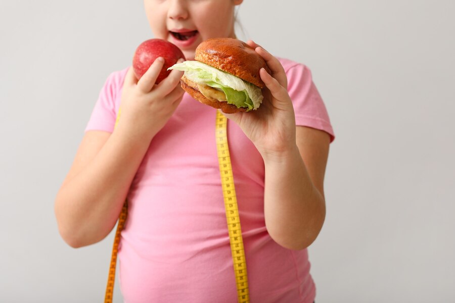 Врач назвал две причины детского ожирения