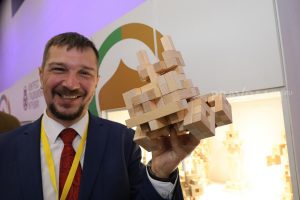 Счастливое детство, деревянные игрушки: смотрим фото с детской экспозиции на Нижегородской ярмарке