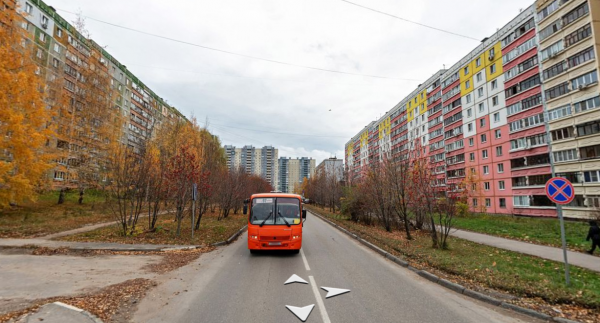 Освещение и светофор на участке улицы Верхнепечерской подключат до конца года