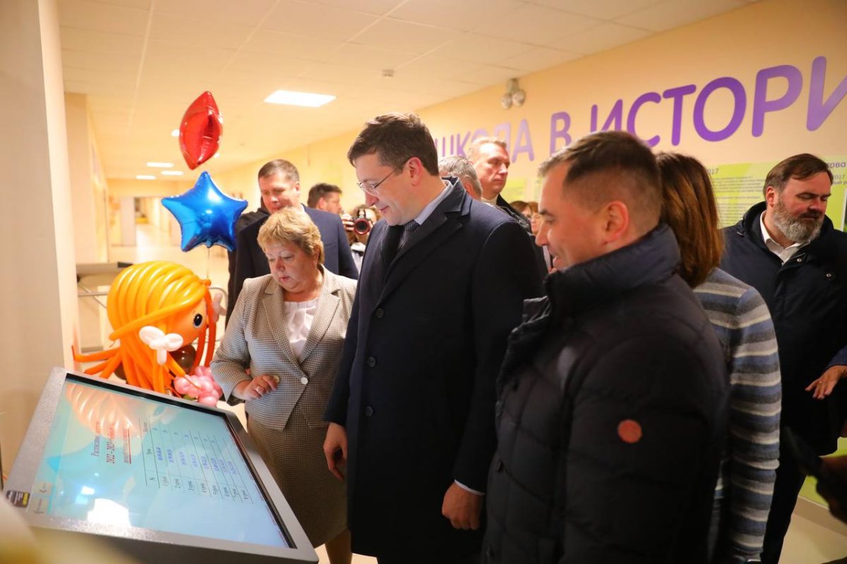 Глеб Никитин посетил здание новой школы в поселке Ветлужский