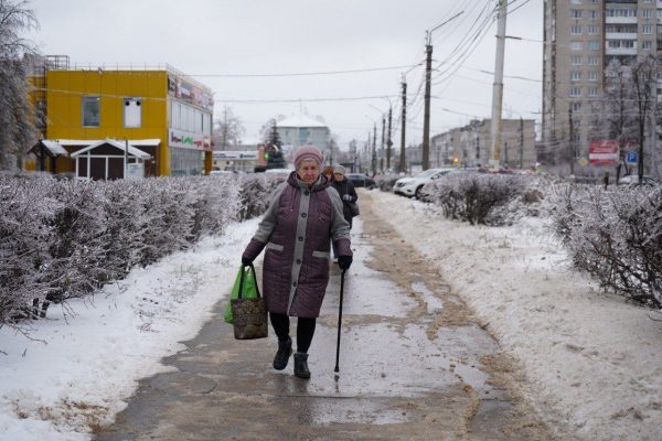 Глава Дзержинска Иван Носков проверил качество уборки города после ледяного дождя и снегопада
