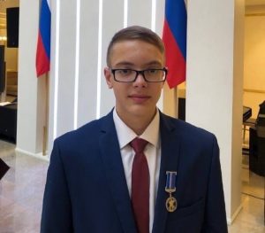 Нижегородского школьника наградили медалью за спасение тонущих детей