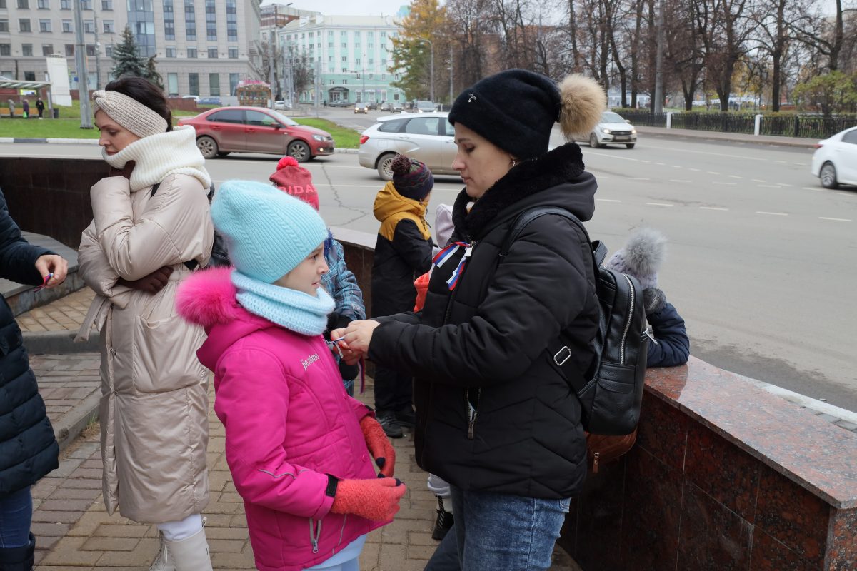 Праздничные мероприятия, организованные местными отделениями «Единой России» и «Молодой Гвардии», будут проходить во всех городах и районах области в течение всего дня