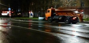 Нижегородские дороги и мосты обработали против гололеда перед первым снегопадом