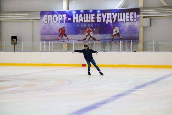 Илья Авербух посетил новый ледовый комплекс «Хохлома-арена» в поселке Ковернино