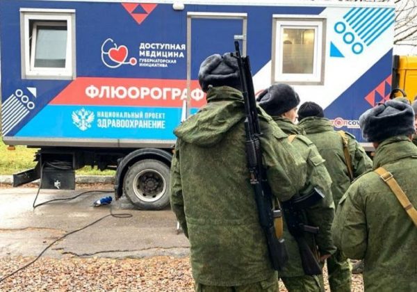 Мобилизация в Нижегородской области завершилась: в военкоматы приходят призывники и добровольцы