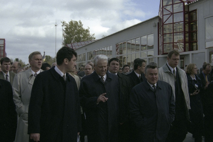 Борис Ельцин побывал на форуме в Нижнем Новгороде 2 октября 1997 года