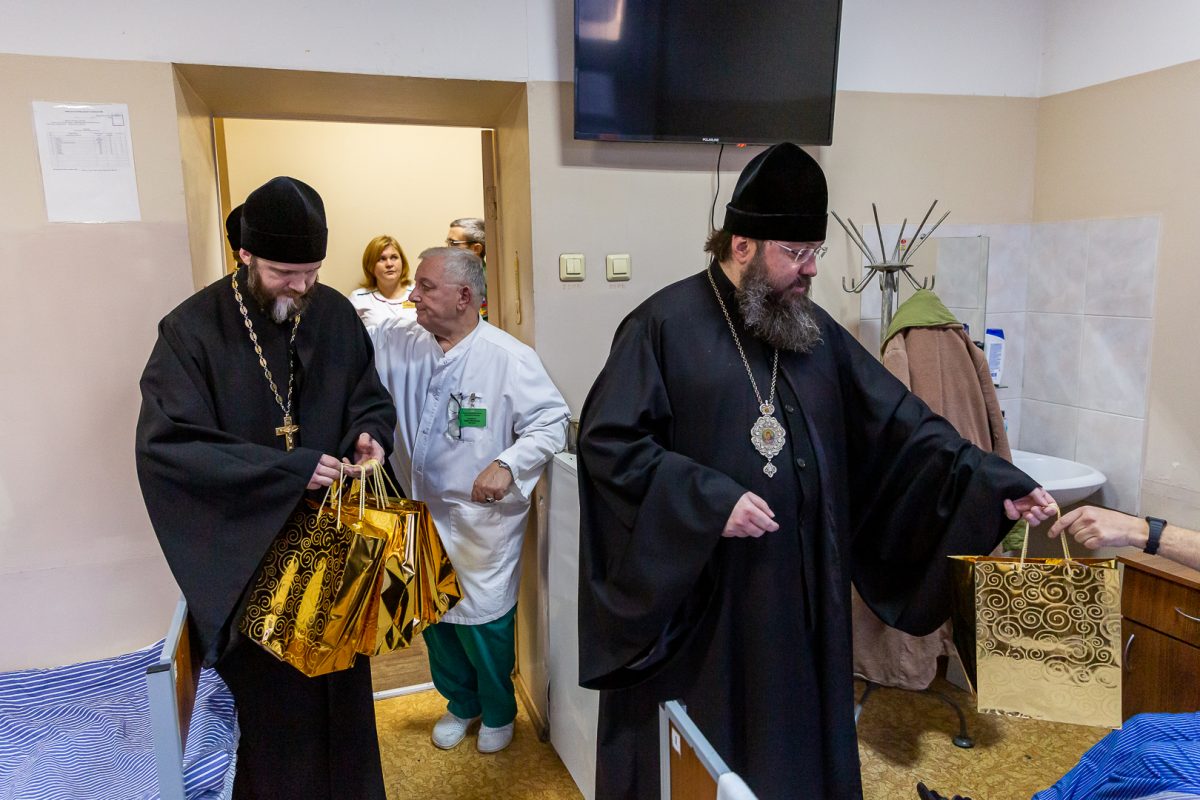 Участникам СВО в нижегородском военном госпитале подарили иконы и молитвословы