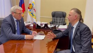 Осколок мины калибра 240 мм подарил военнослужащий Евгению Люлину