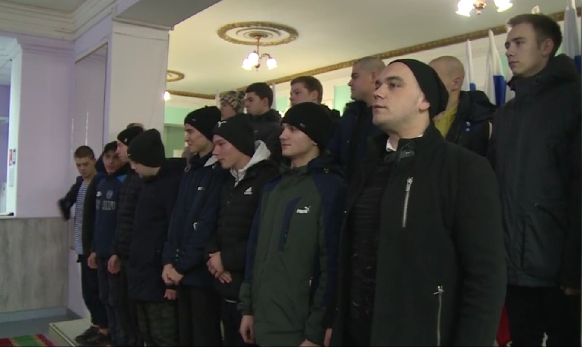 В Нижегородской области первых новобранцев осеннего призыва отправили к месту армейской службы