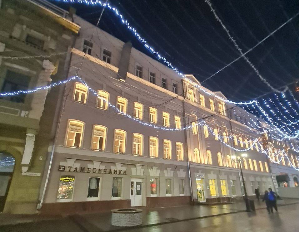 Световой потолок на улице Большой Покровской починят к Новому году